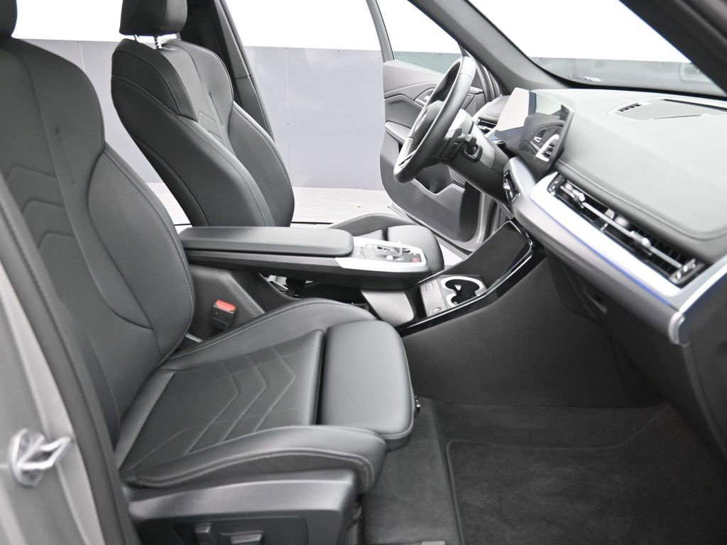 Used 2025 BMW X1 xDrive28i w/ M Sport Package image 14