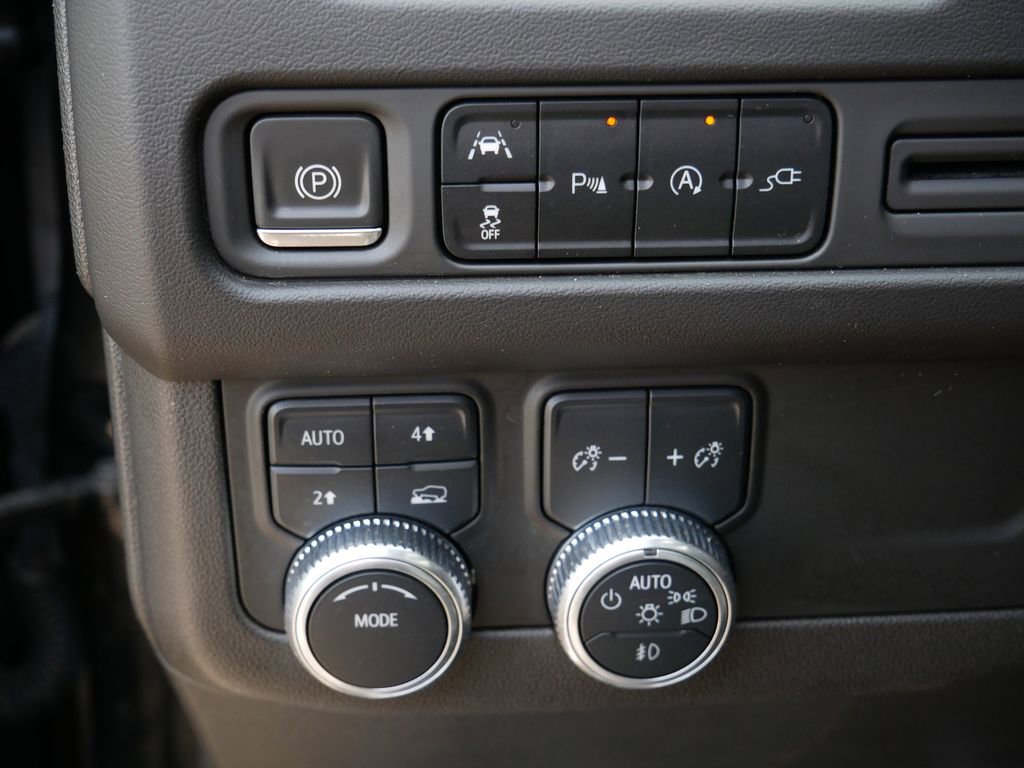 Used 2021 GMC Yukon SLT w/ SLT Premium Package AWD/4WD image 16