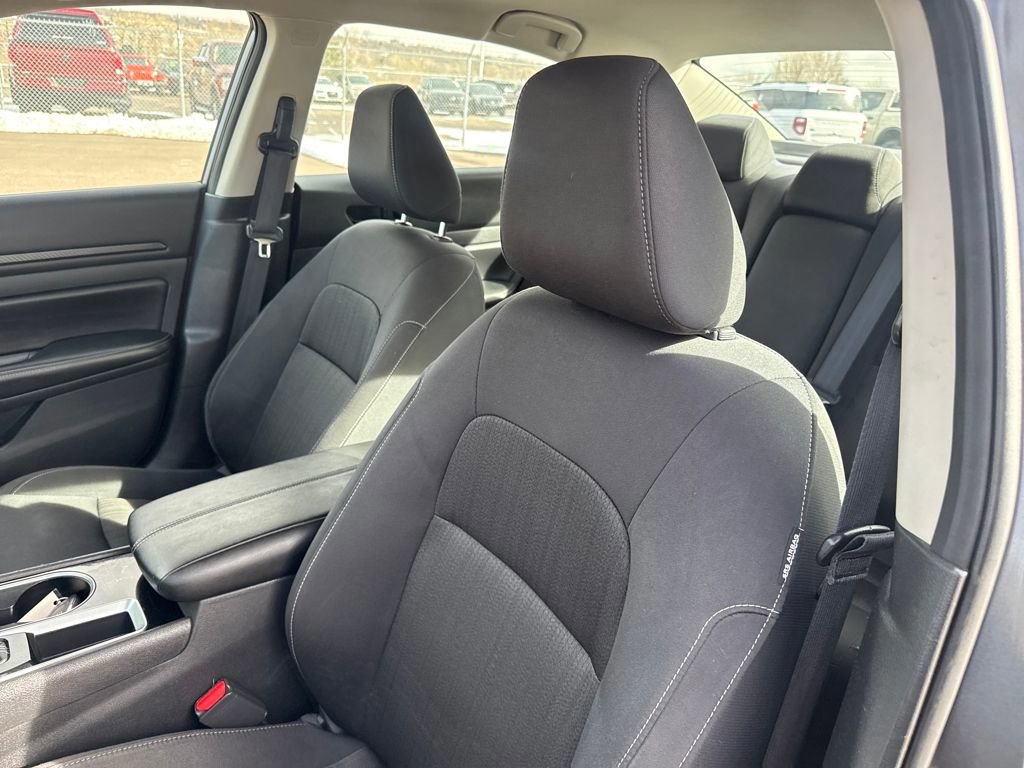 Used 2024 Nissan Altima 2.5 SV image 13