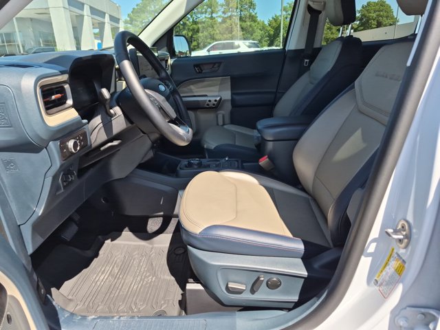 Certified 2025 Ford Maverick Lariat w/ 4K Tow Package AWD/4WD image 16
