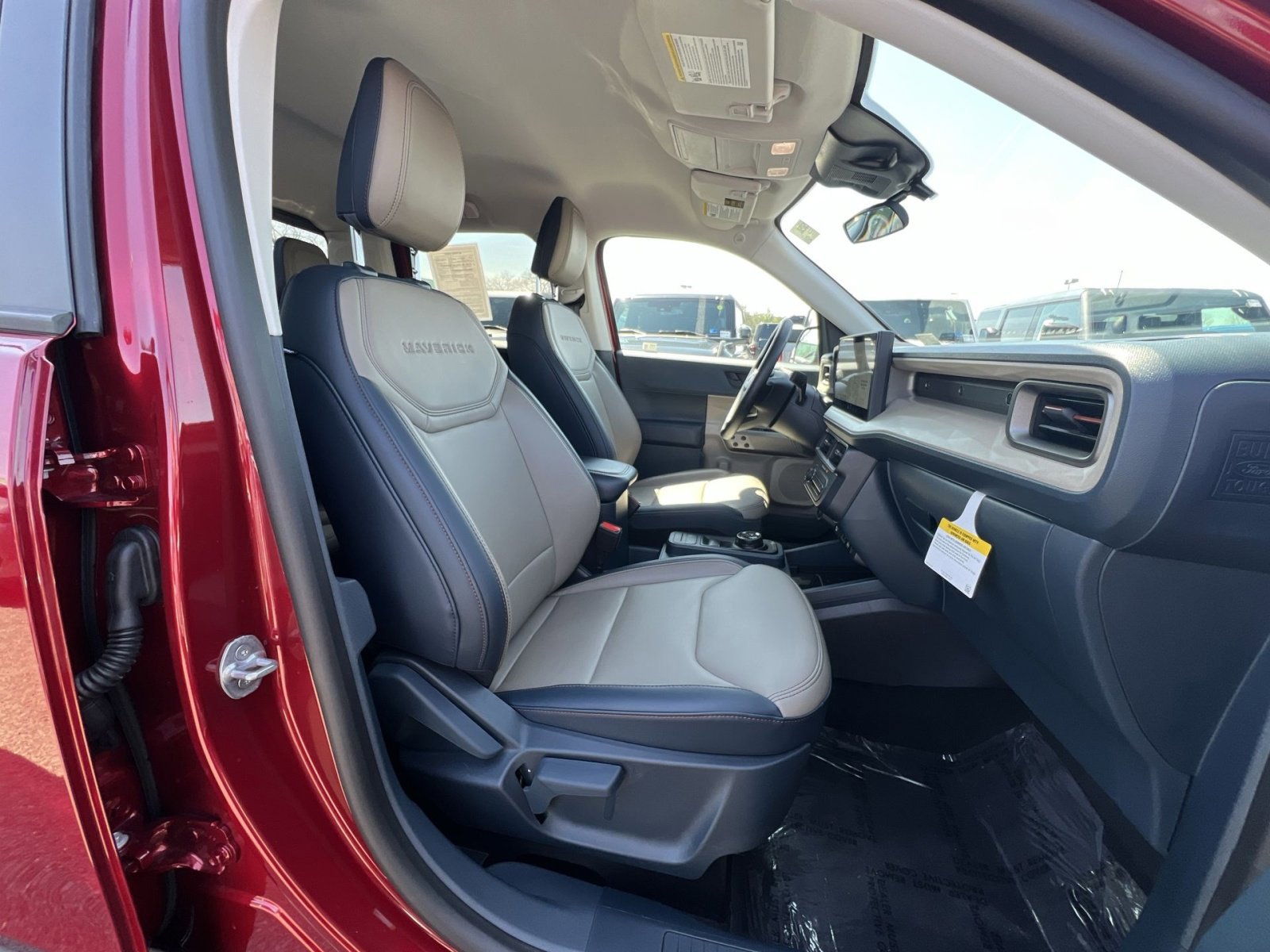 Certified 2025 Ford Maverick Lariat w/ 4K Tow Package image 26