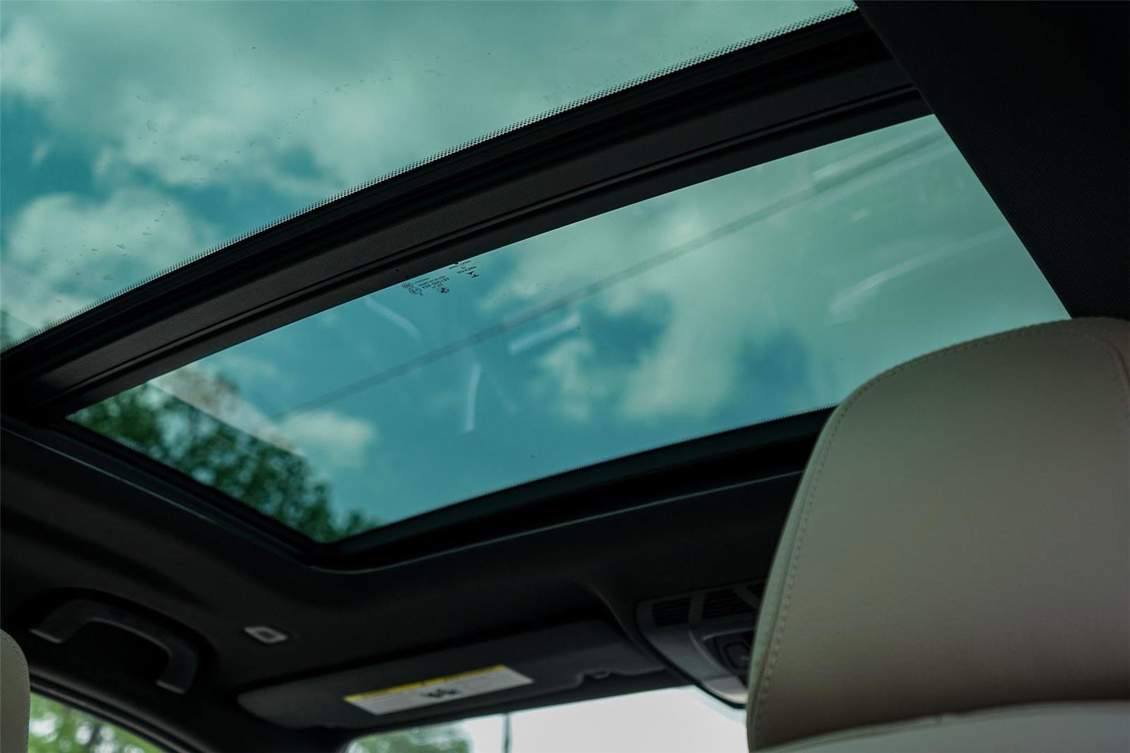 Used 2023 BMW X2 sDrive28i w/ M Sport Package FWD image 32