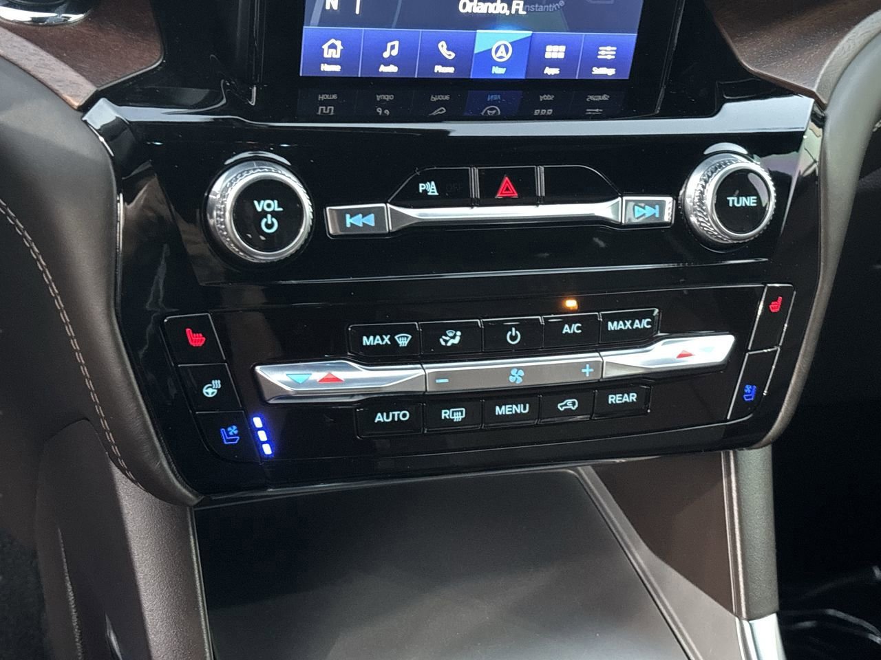 Certified 2024 Ford Explorer King Ranch w/ Technology Package image 32