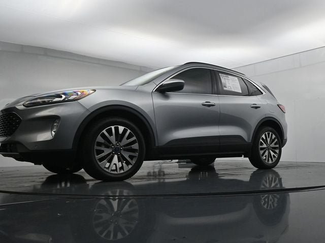 Certified 2022 Ford Escape Titanium w/ Class II Trailer Tow Package AWD/4WD image 29