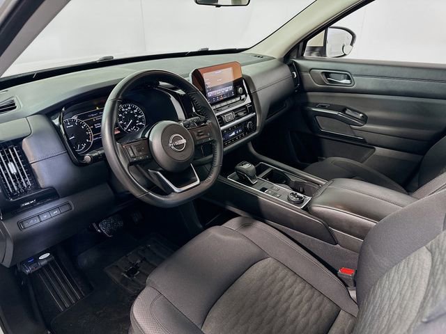 Used 2022 Nissan Pathfinder SV w/ SV Premium Package image 17