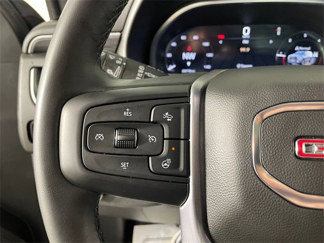 Used 2023 GMC Yukon SLT w/ SLT Luxury Package image 18