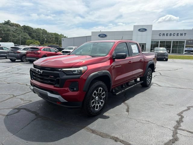 Used 2024 Chevrolet Colorado Z71 w/ Z71 Convenience Package 2 AWD/4WD image 3