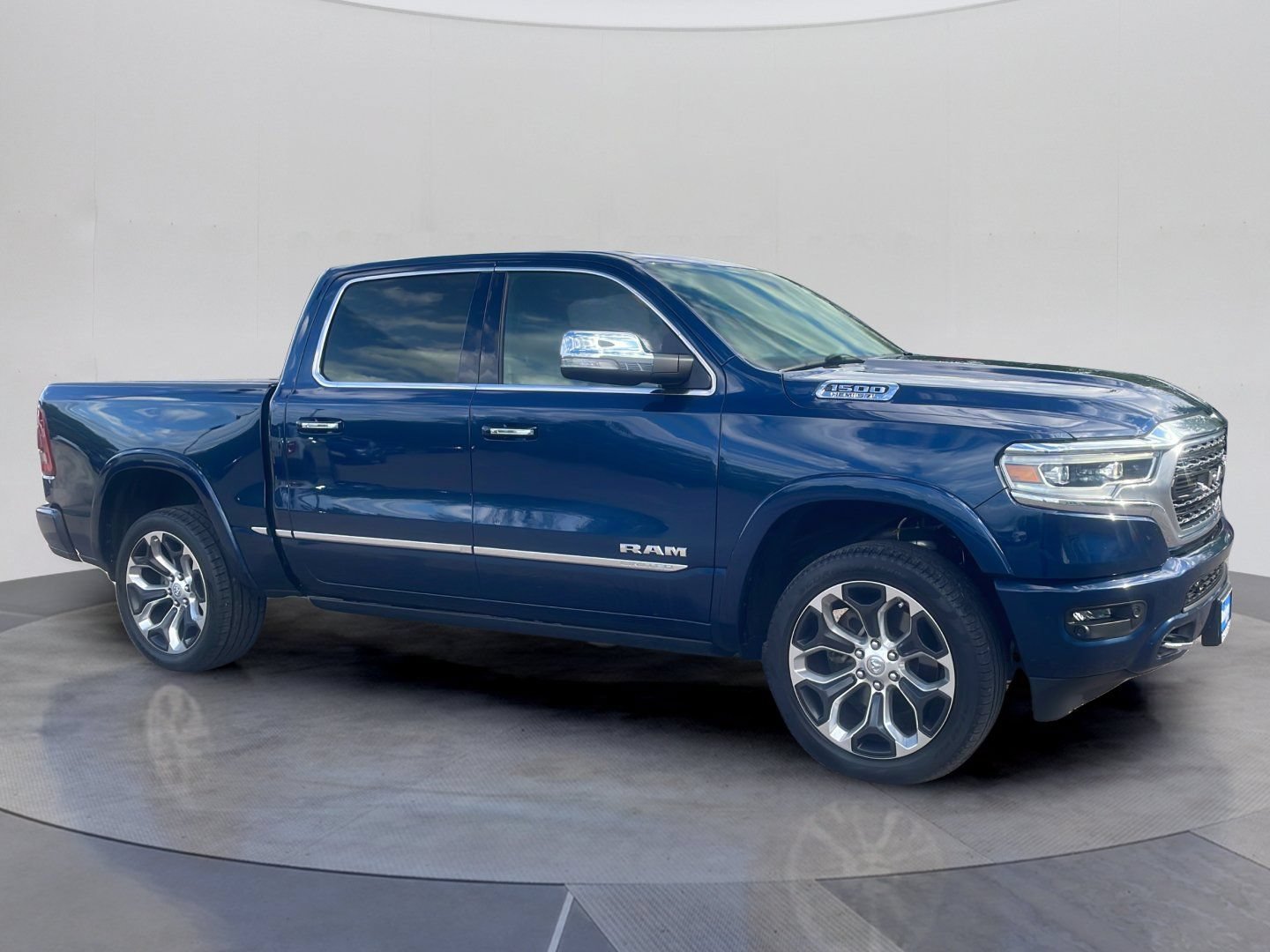 Used 2022 RAM 1500 Limited w/ Body-Colour Bumper Group AWD/4WD image 9