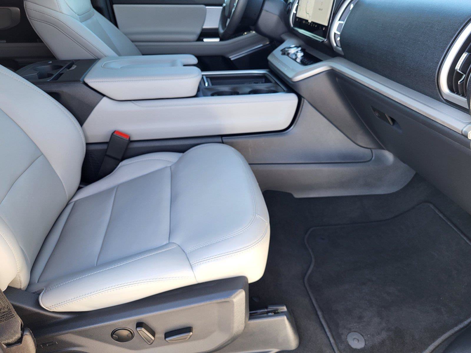 Certified 2026 Ford Expedition Active AWD/4WD image 18