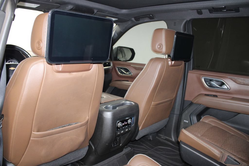 Used 2021 Chevrolet Suburban High Country RWD image 29