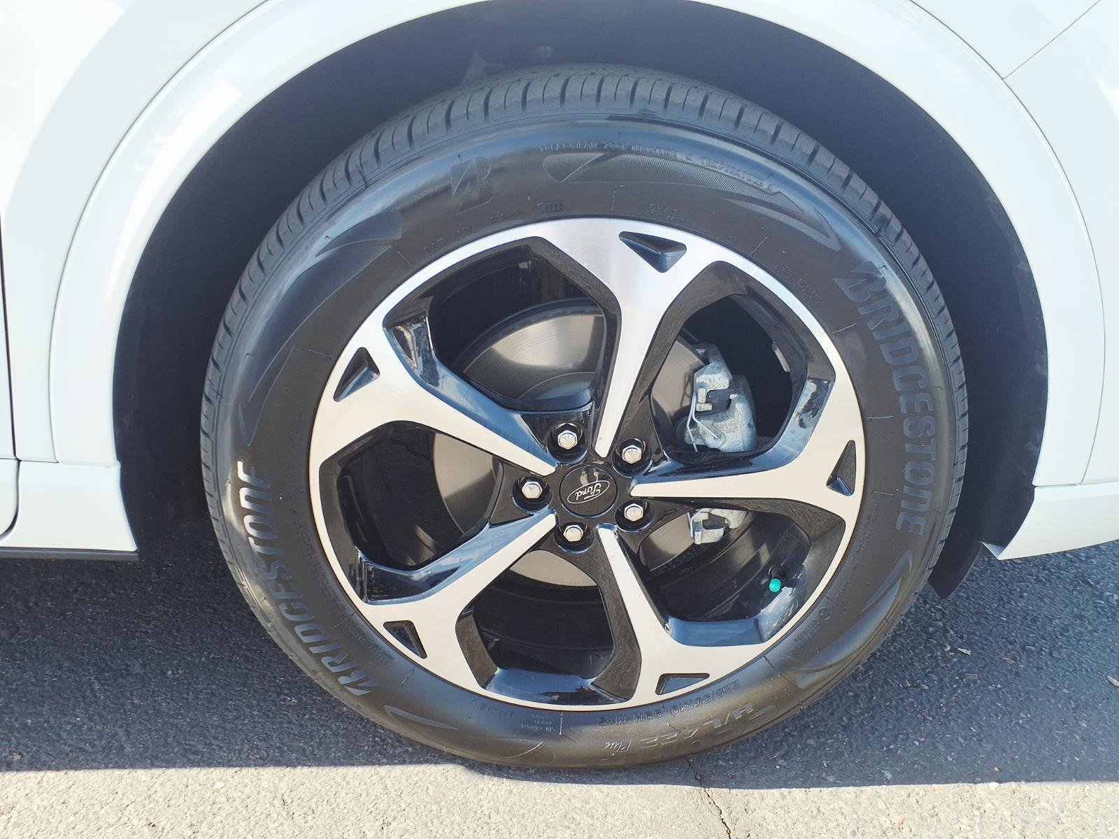 Certified 2024 Ford Escape ST-Line Elite w/ Premium Technology Package image 9