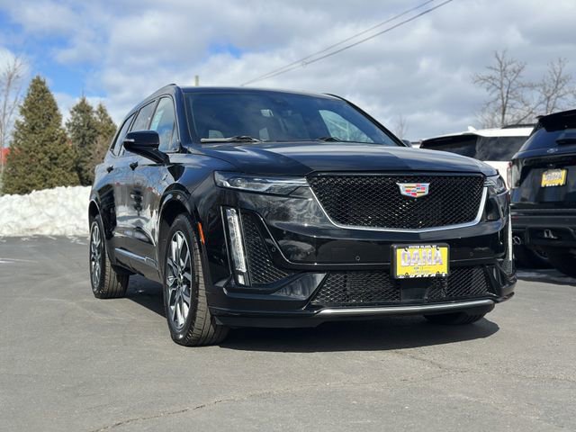 Used 2025 Cadillac XT6 Sport w/ Technology Package image 8