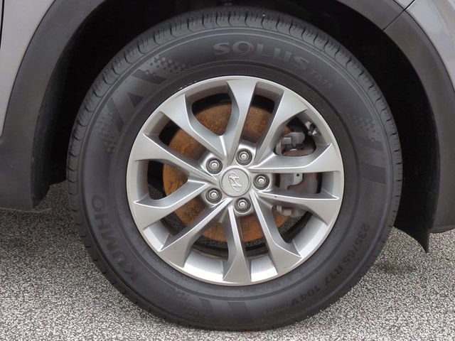 Used 2019 Hyundai Santa Fe SE image 11