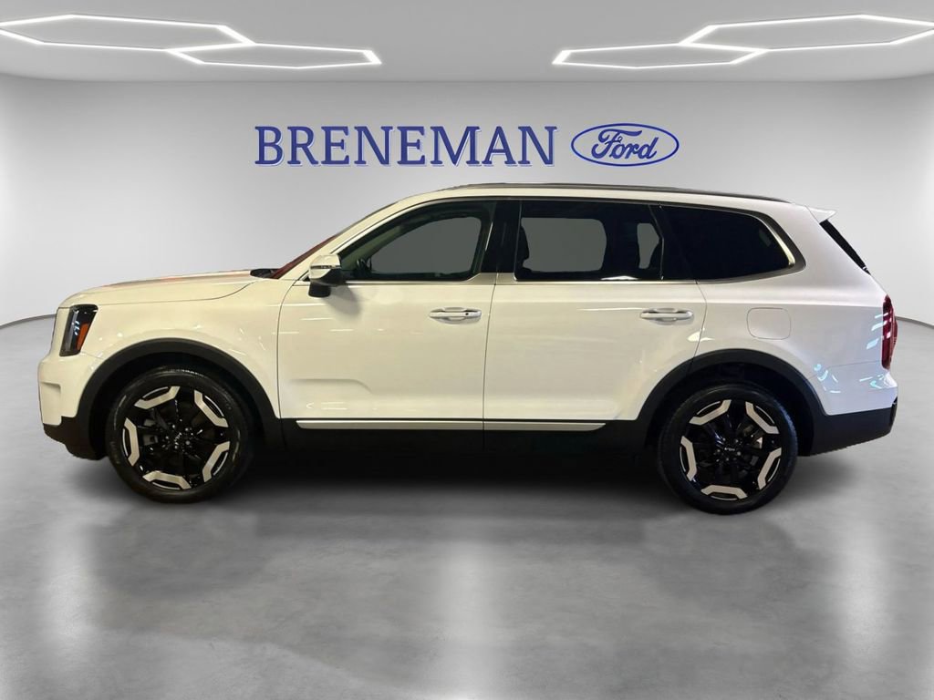 Used 2023 Kia Telluride S w/ S Sunroof Package image 2