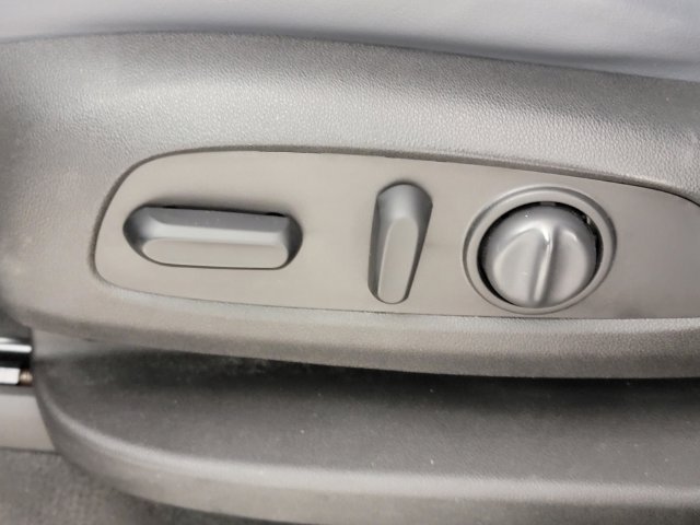 Used 2019 Buick Enclave Essence FWD image 14