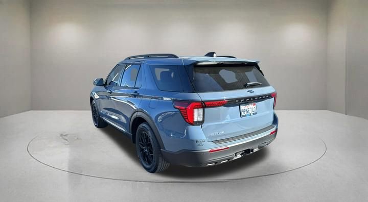 Certified 2025 Ford Explorer Active RWD image 4