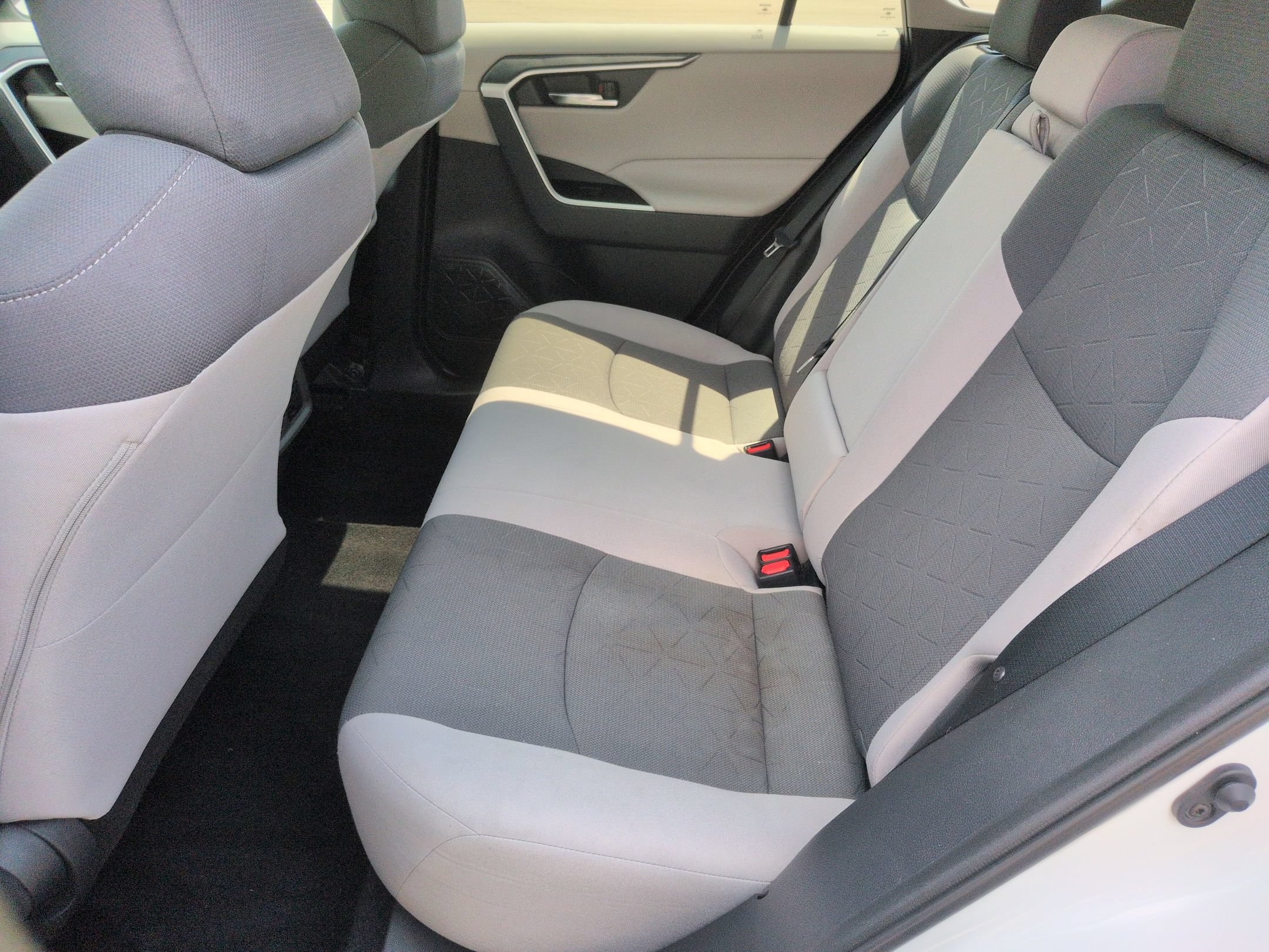 Used 2019 Toyota RAV4 XLE FWD image 31
