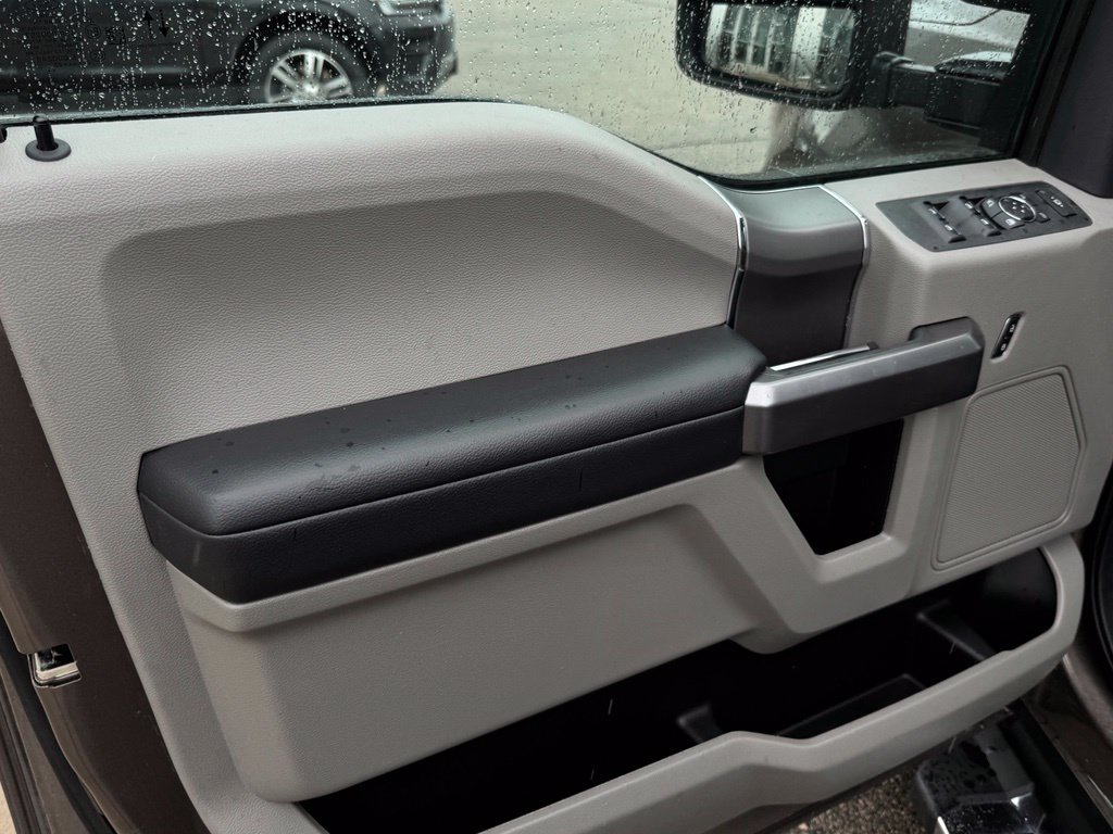 Certified 2022 Ford F250 XLT w/ XLT Premium Package AWD/4WD image 9
