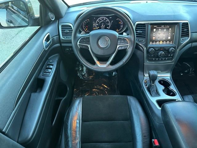 Used 2017 Jeep Grand Cherokee Altitude image 11