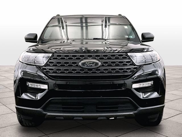 Certified 2021 Ford Explorer XLT w/ Equipment Group 202A AWD/4WD image 3