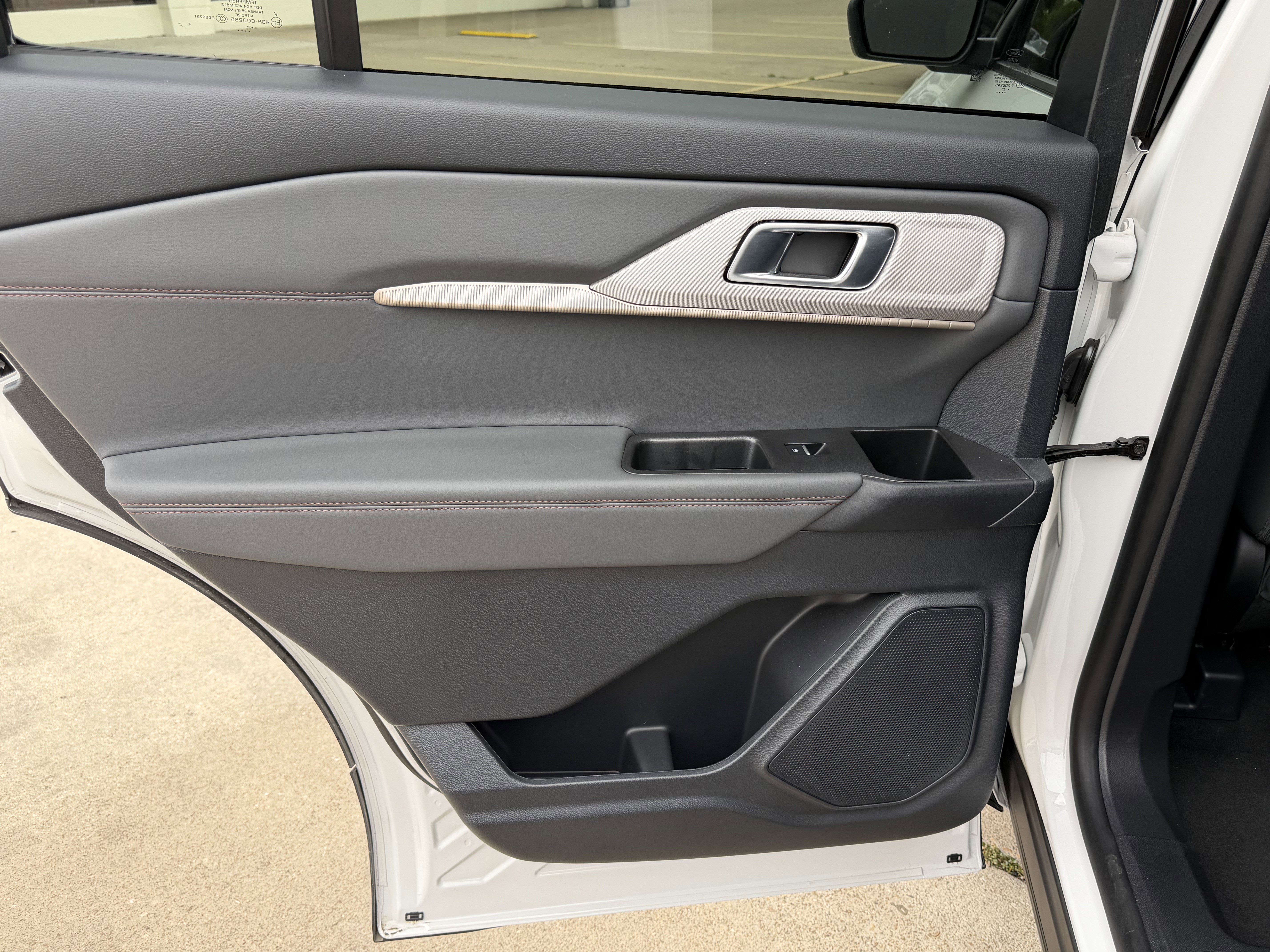Certified 2025 Ford Explorer Active w/ Active Comfort Package RWD image 15