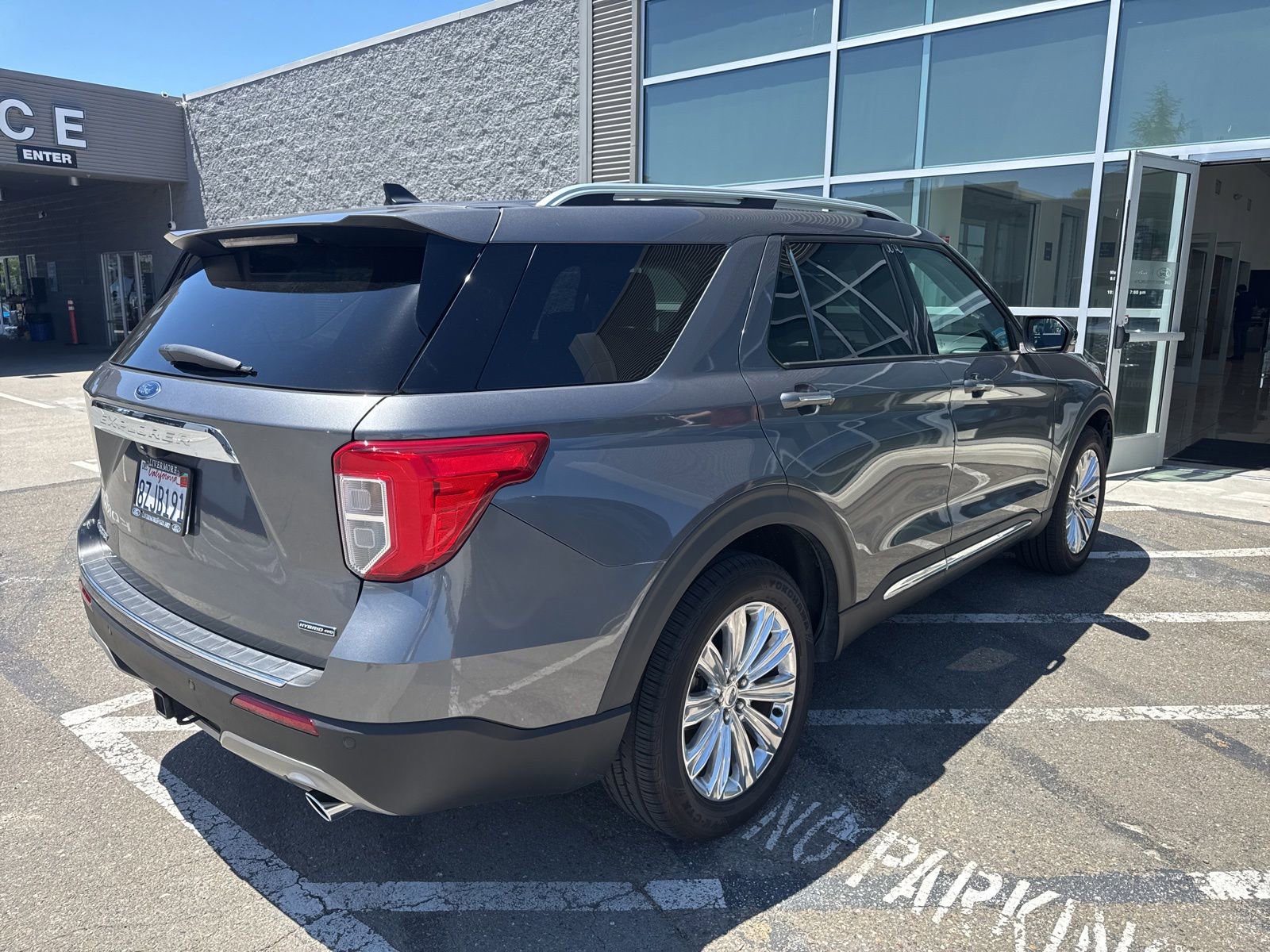 Certified 2021 Ford Explorer Limited w/ Hybrid Equipment Group 310A AWD/4WD image 5