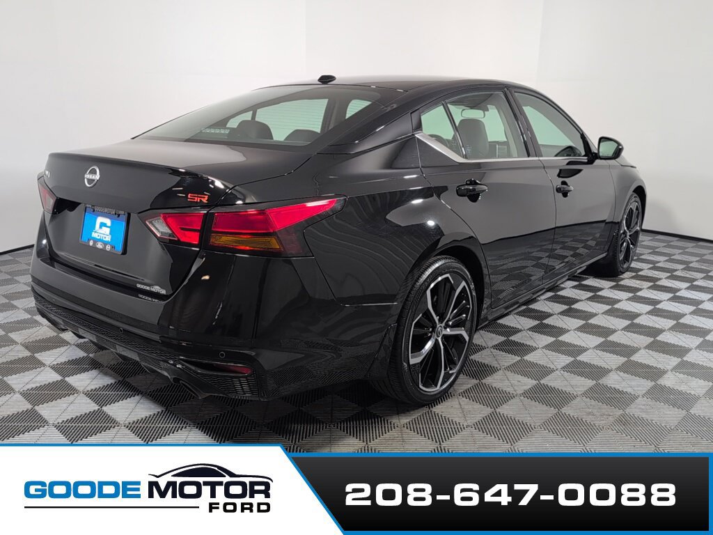 Used 2025 Nissan Altima 2.5 SR FWD image 7