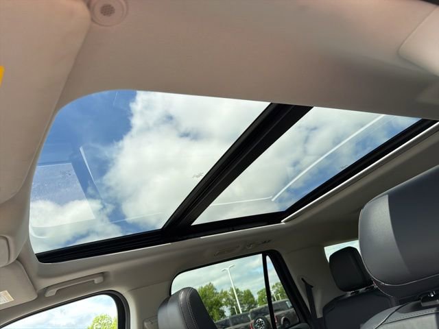 Certified 2025 Ford Expedition Platinum AWD/4WD image 35