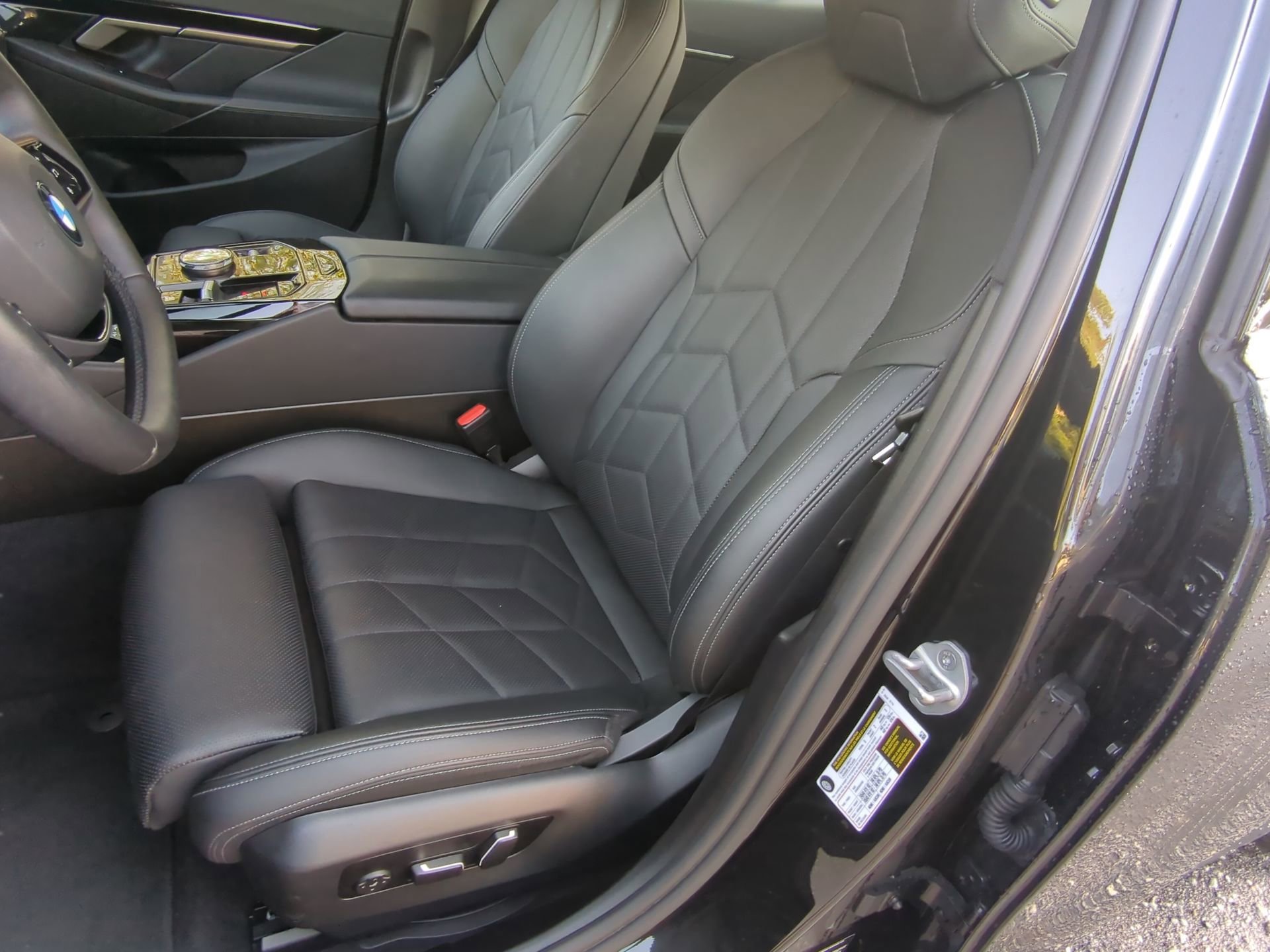 Used 2025 BMW 530i RWD image 57