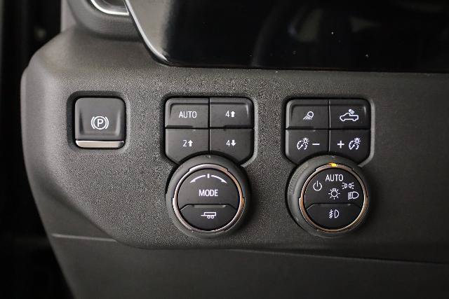 Used 2025 Chevrolet Silverado 1500 LT Trail Boss w/ LT Trail Boss Premium Package AWD/4WD image 33