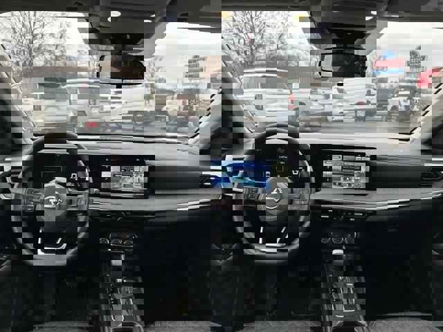 Used 2025 Nissan Kicks SV image 19