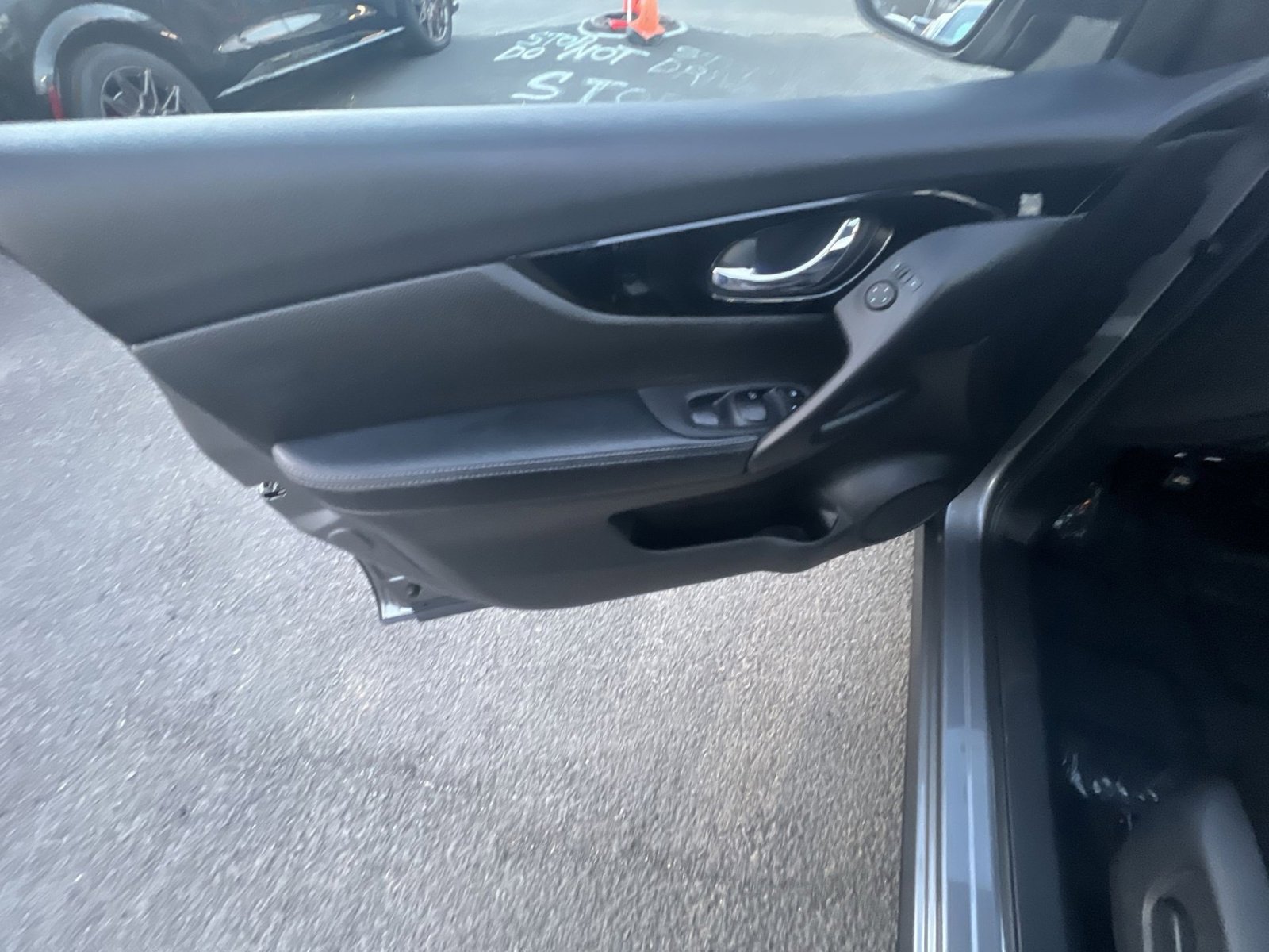 Used 2019 Nissan Rogue Sport SV image 15