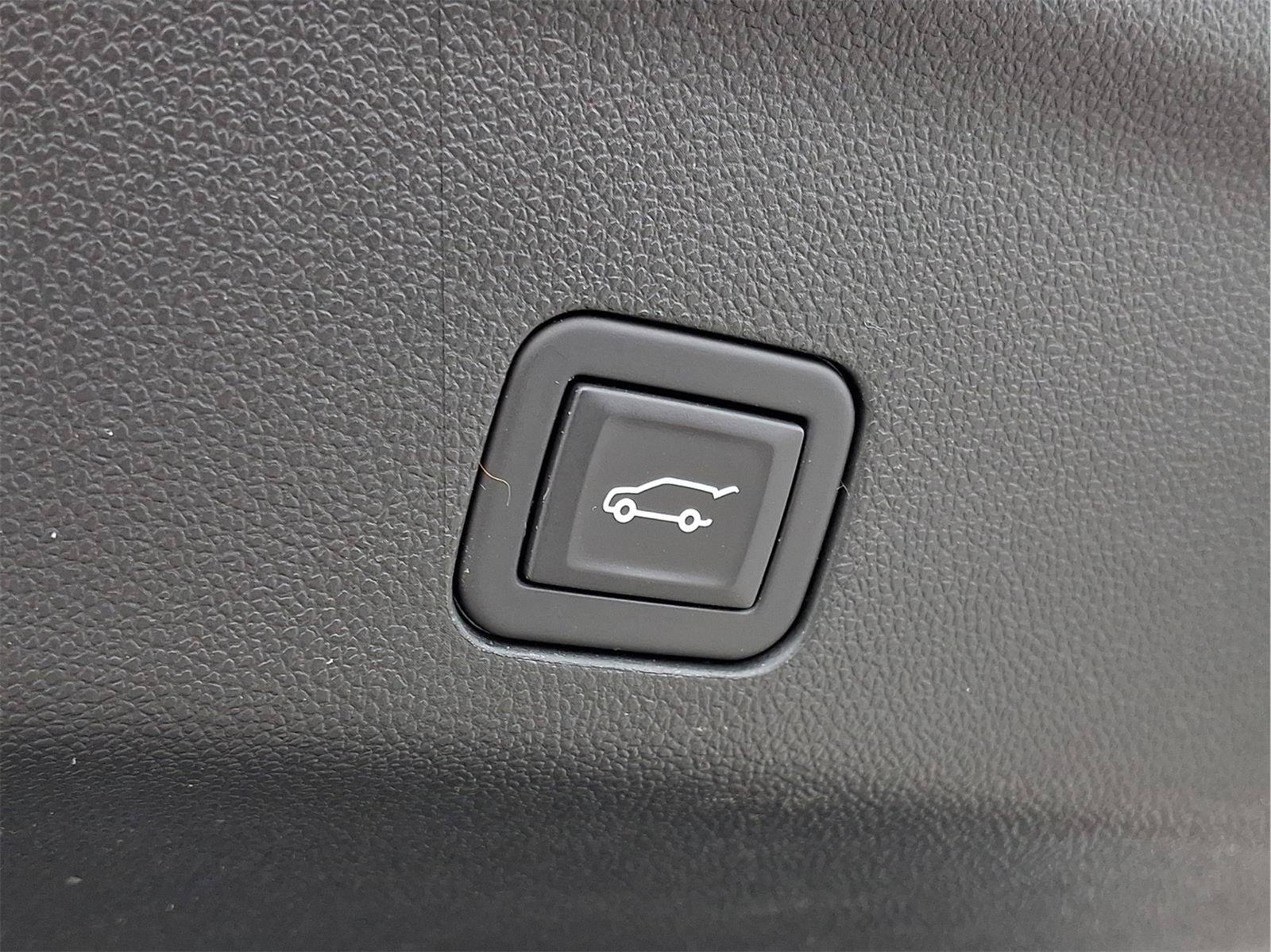 Used 2024 Chevrolet Tahoe LT AWD/4WD image 26