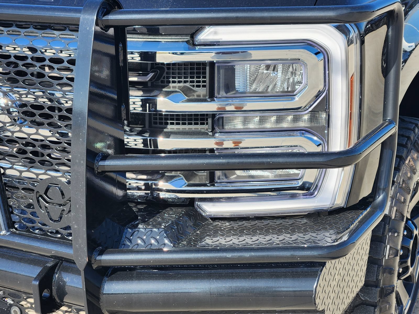 Certified 2025 Ford F250 King Ranch w/ Tremor Off-Road Package AWD/4WD image 12