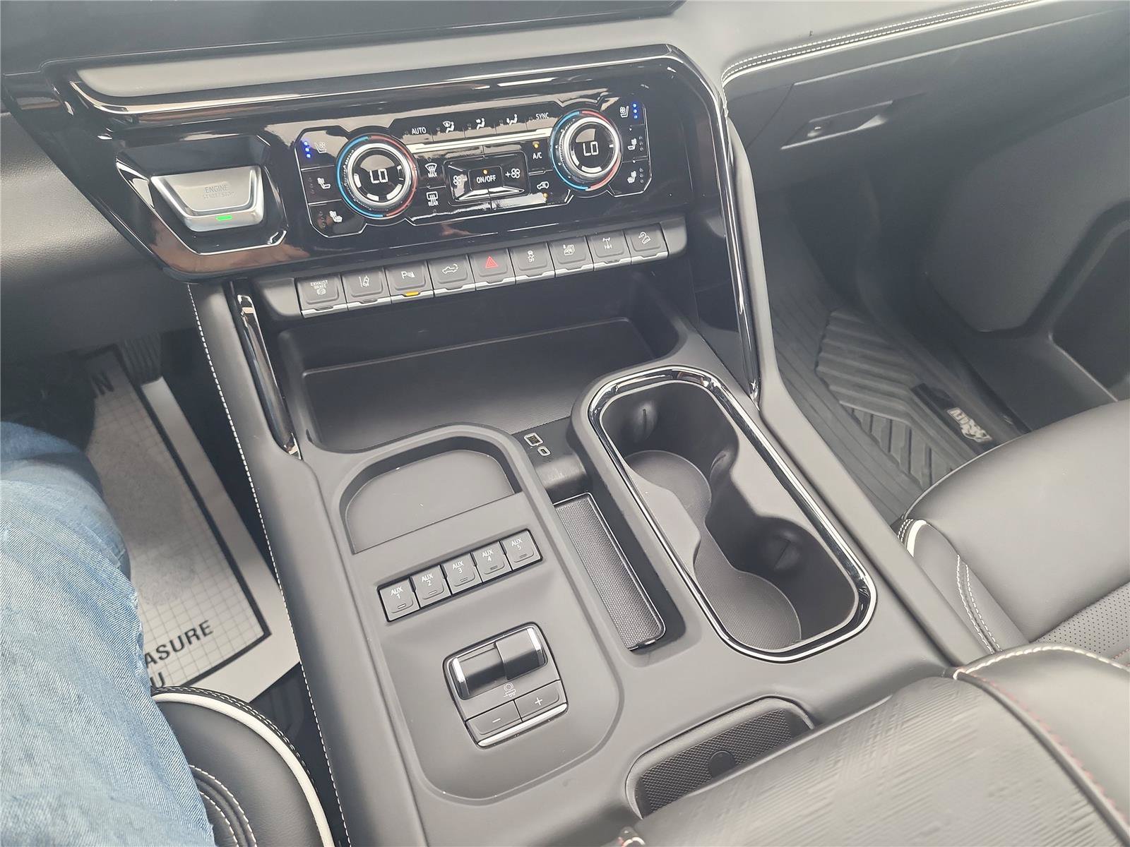 Used 2025 GMC Sierra 2500 AT4X w/ AT4X AEV Edition AWD/4WD image 45