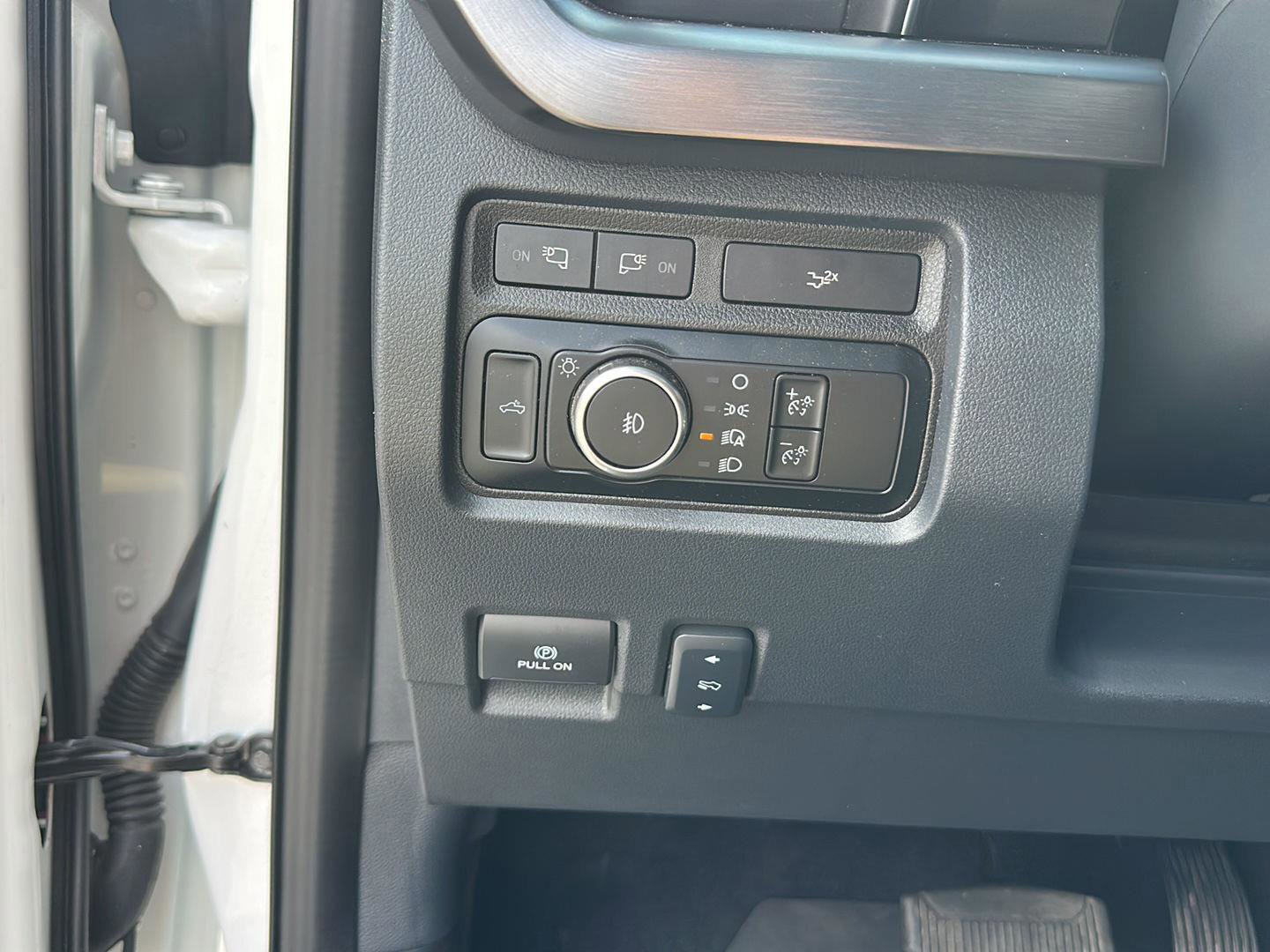 Certified 2024 Ford F250 Lariat w/ Sport Appearance Package image 14