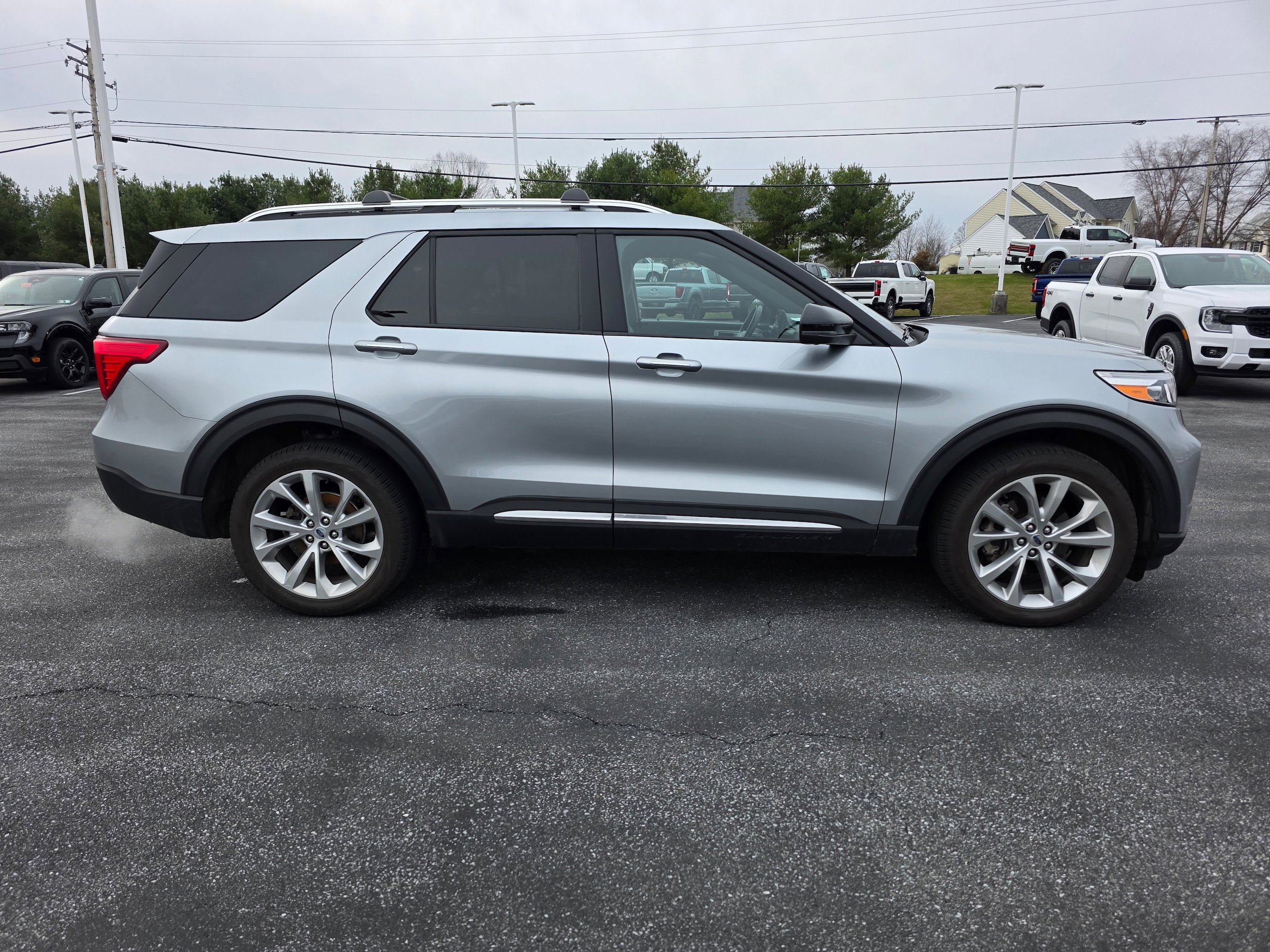 Certified 2023 Ford Explorer Platinum w/ Premium Technology Package AWD/4WD image 6
