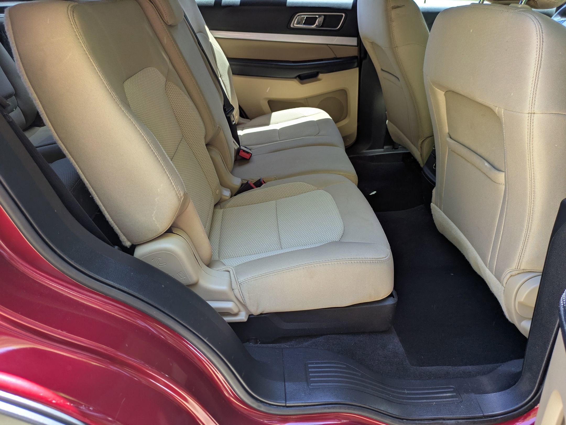 Certified 2017 Ford Explorer XLT FWD image 32