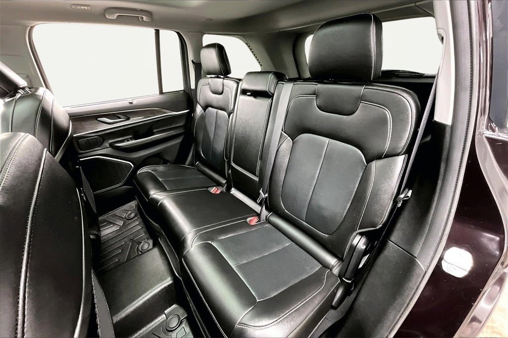 Used 2022 Jeep Grand Cherokee Limited 4xe w/ Luxury Tech Group II image 26