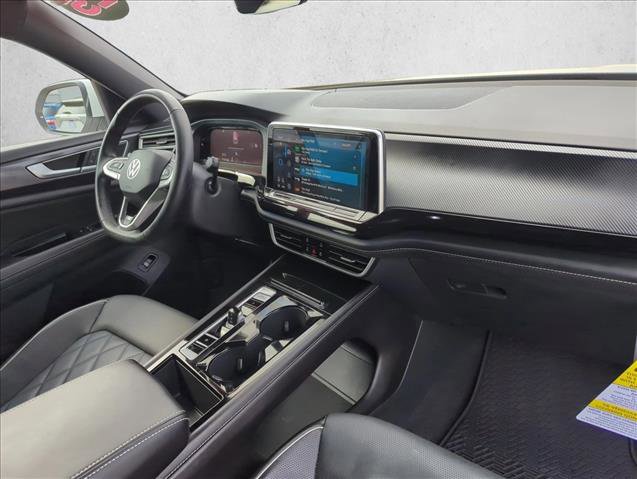 Used 2025 Volkswagen Atlas Cross Sport SEL Premium R-Line AWD/4WD image 24