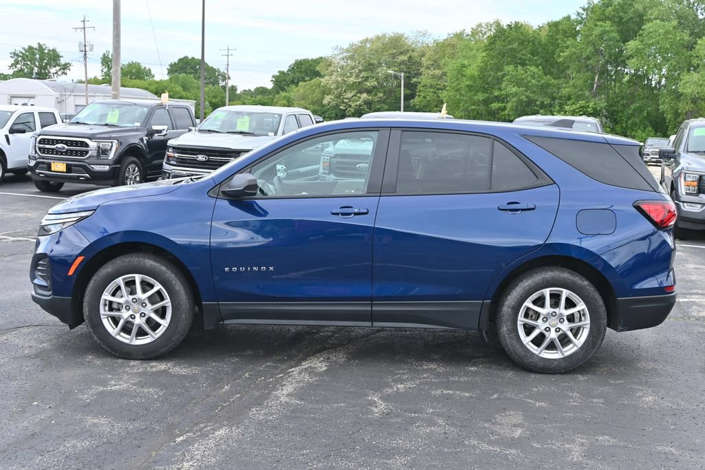 Used 2022 Chevrolet Equinox LS AWD/4WD image 4