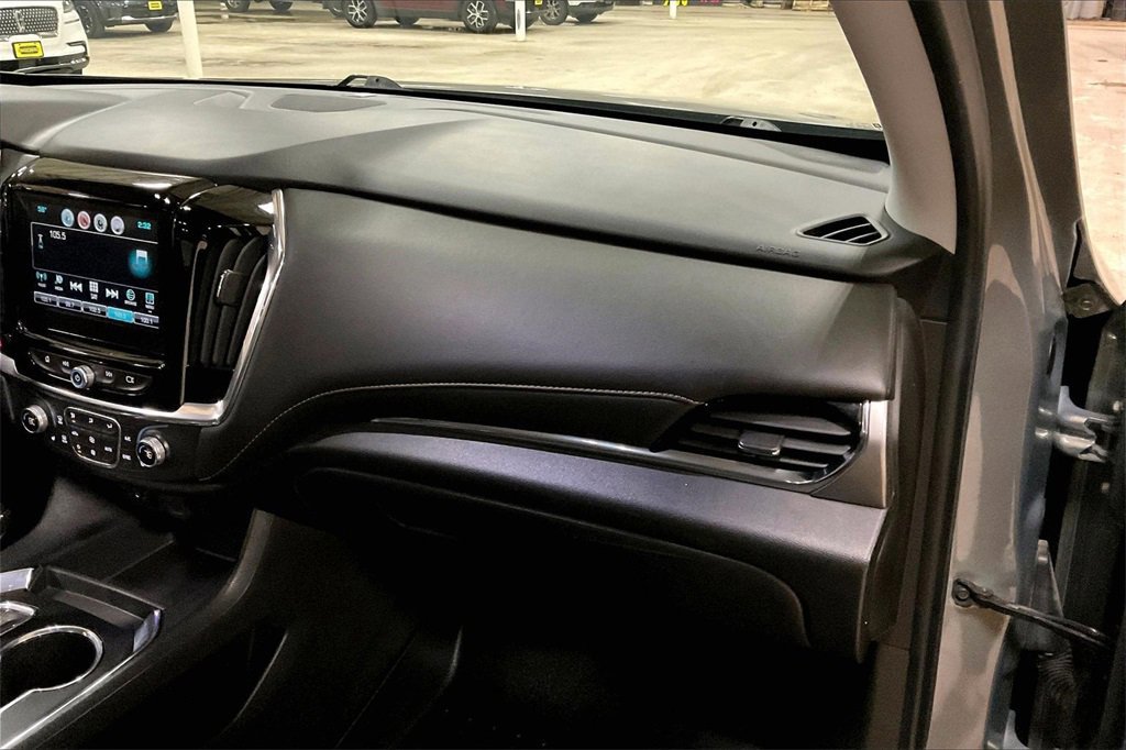 Used 2018 Chevrolet Traverse LT image 15