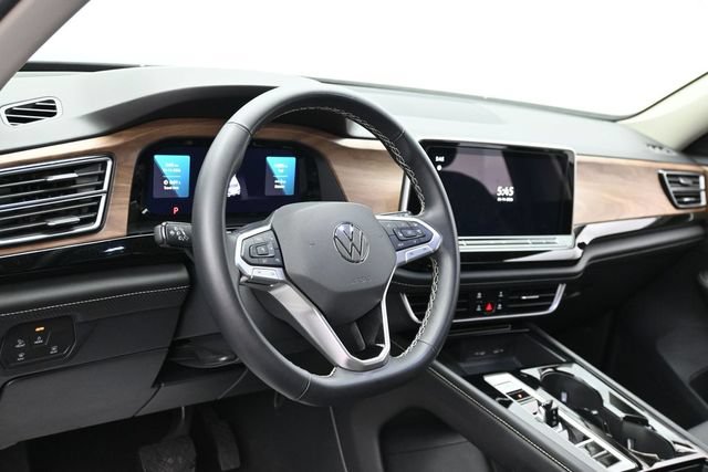 Used 2024 Volkswagen Atlas SE AWD/4WD image 16