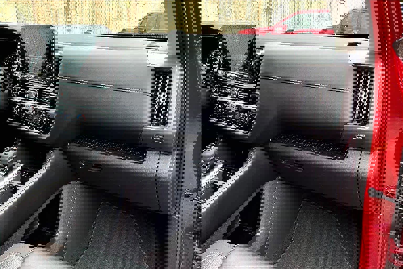 Used 2023 Nissan Pathfinder SL image 24