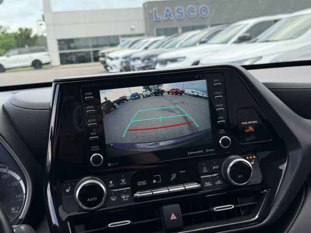 Used 2022 Toyota Highlander XSE image 19