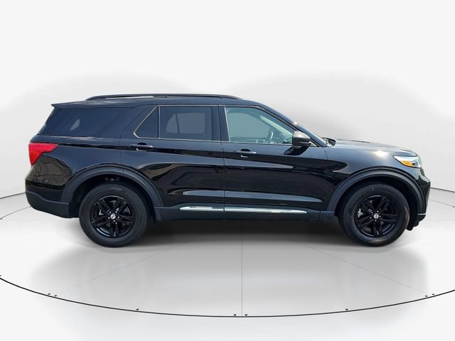 Certified 2023 Ford Explorer XLT w/ Equipment Group 202A AWD/4WD image 2