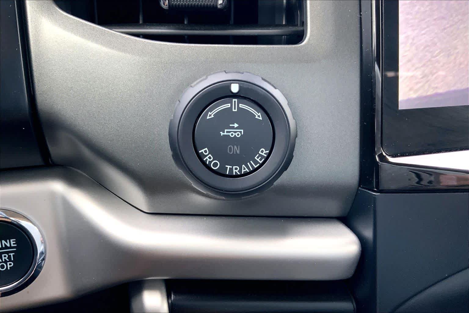 Certified 2023 Ford Expedition XLT RWD image 31