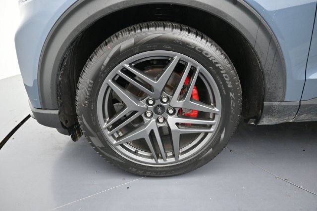 Certified 2025 Ford Explorer ST w/ Sun And Sound Package AWD/4WD image 9