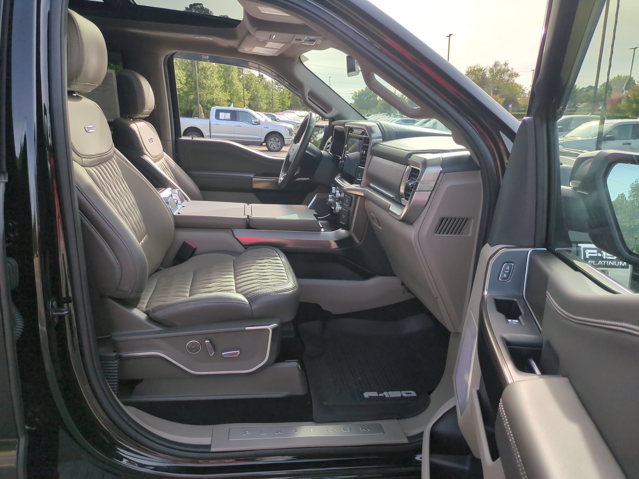 Certified 2024 Ford F150 Platinum w/ Equipment Group 703A Plus AWD/4WD image 40