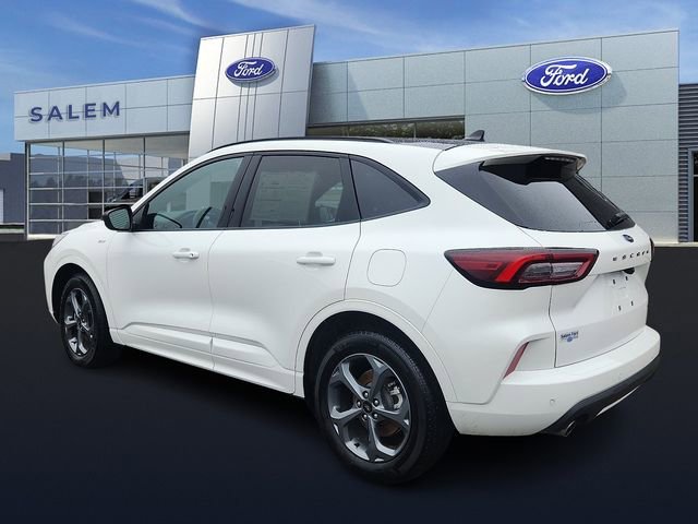 Certified 2023 Ford Escape ST-Line w/ Tech Pack #1 AWD/4WD image 4